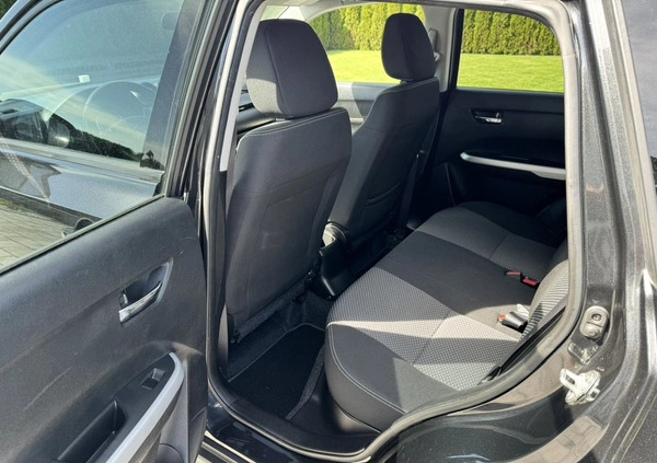 Suzuki Vitara cena 68900 przebieg: 162000, rok produkcji 2015 z Radom małe 137